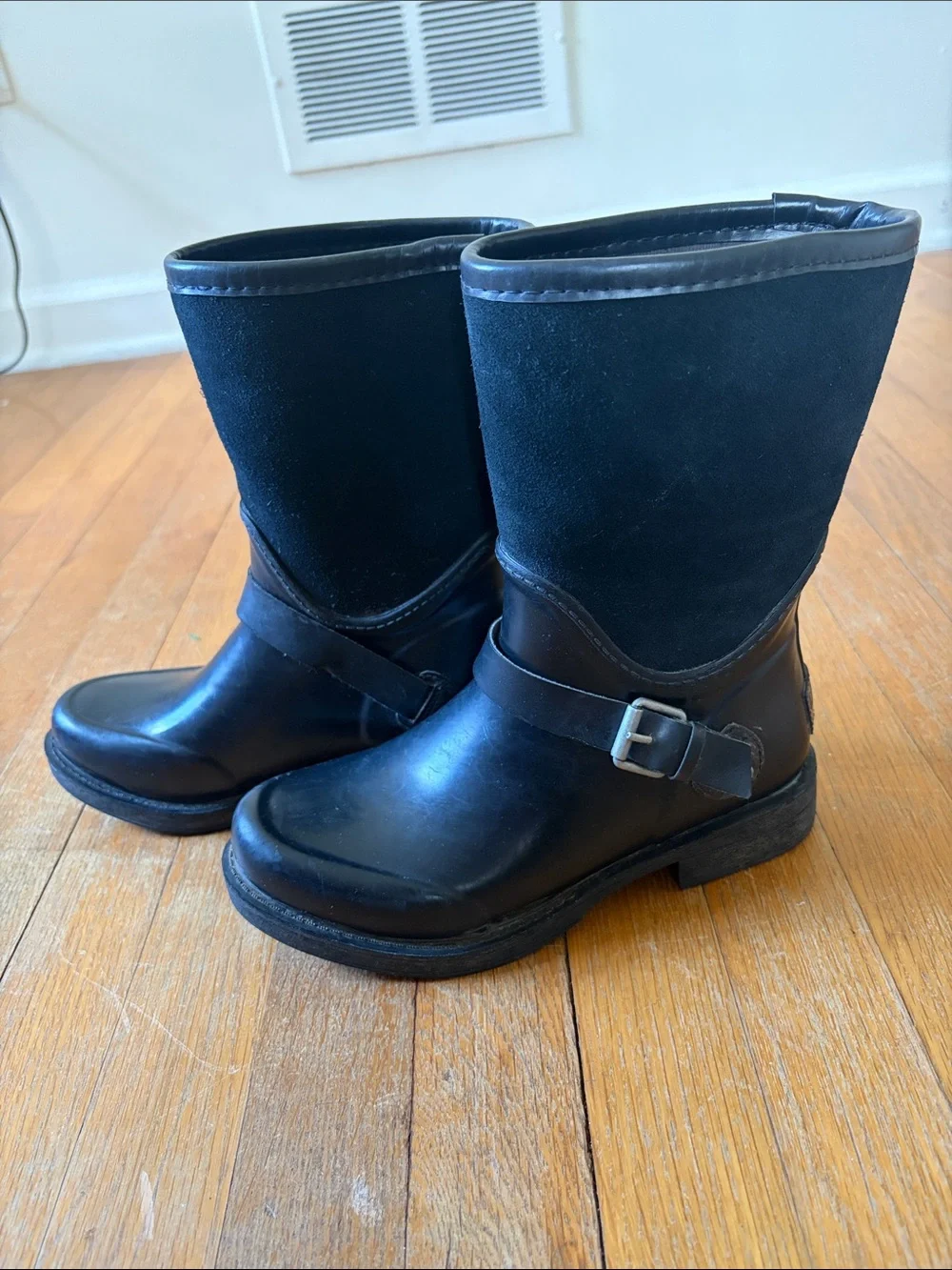 UGG SIVADA Black Leather & Suede Mid-Calf Buckle Boots Rubber